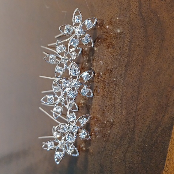 NEW! 6 Hair Pins Petal Design Clear Rhinestone wedding Headwear 5757 - Picture 2 of 6